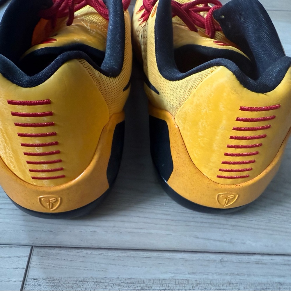 Nike Kobe 9 EM Bruce Lee OG🔥🔥🔥 - Picture 6 of 13